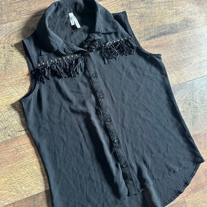 Women's Coltory Black Sleeveless Button Down Shirt with Fringe M